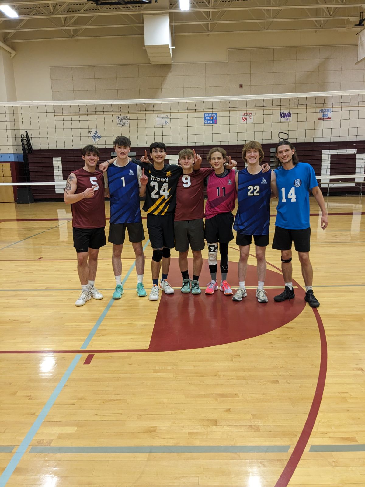 Hooligans wins the 11/4 MC at WHS