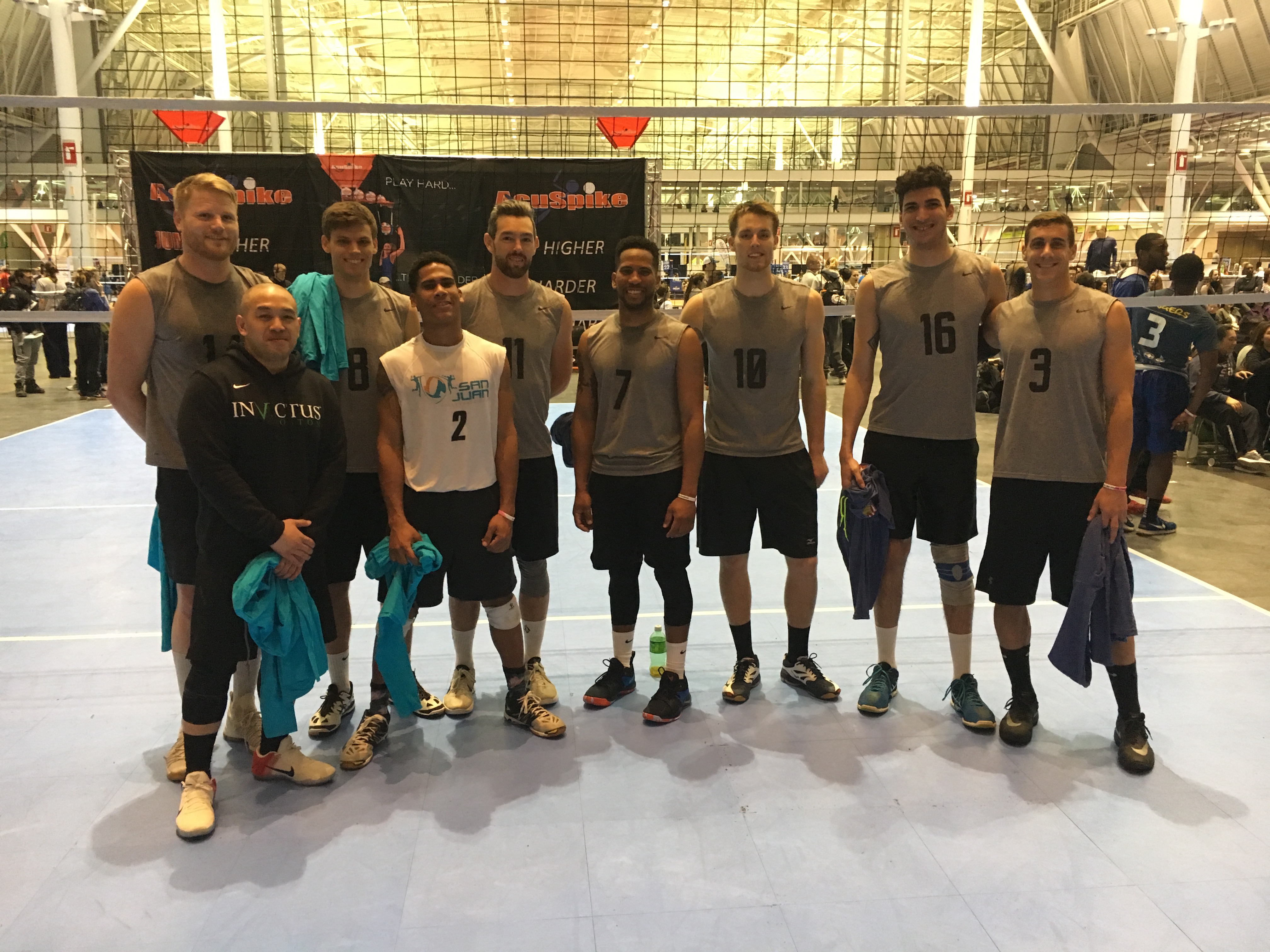 Ubuntu beats Swingers - Weylin in the Men’s USAV A/AA at the BCEC